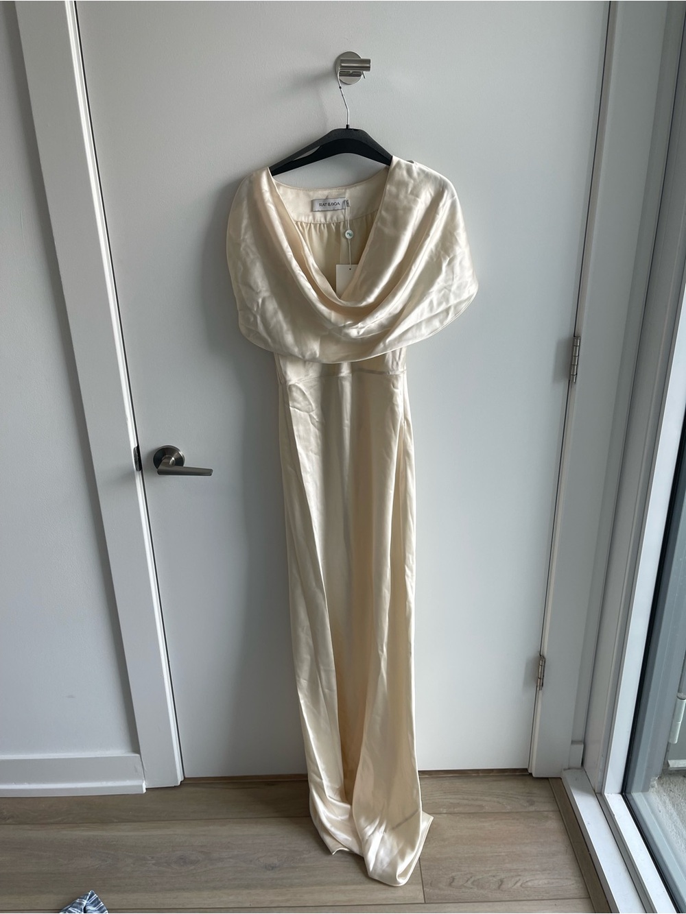 Rat&Boa Lilia Ivory Satin Dress - NWT Small - Picture 5 of 7